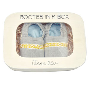 Booties-in-a-box-Annaliv