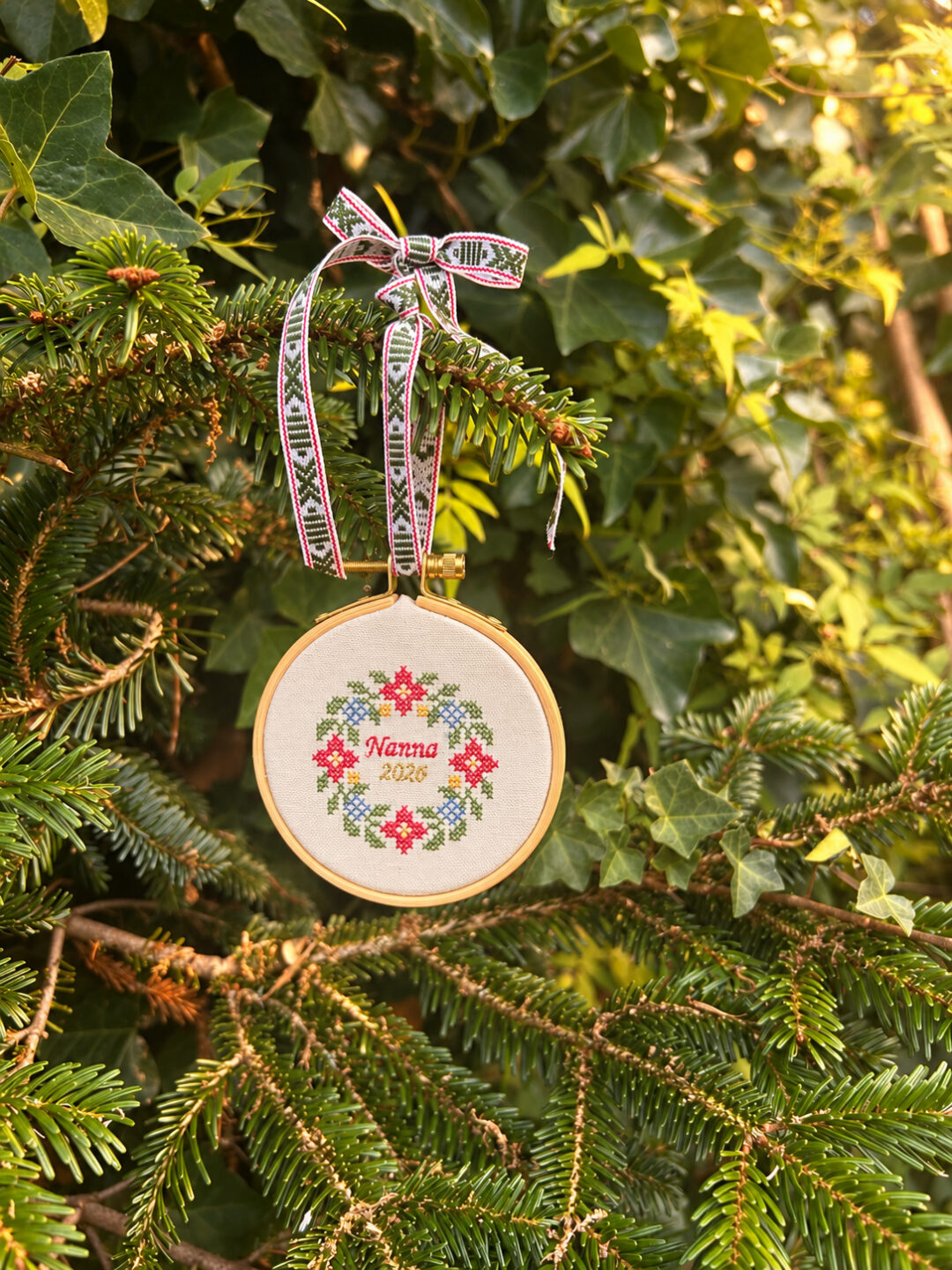 Folk Wreath Mini Hoop